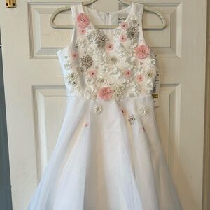Girl formal Dress in white NEW
